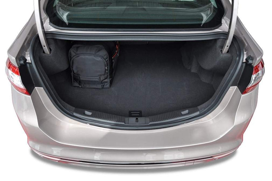 Kjust Ford Mondeo V Sedan 2014-2022 Reistassenset