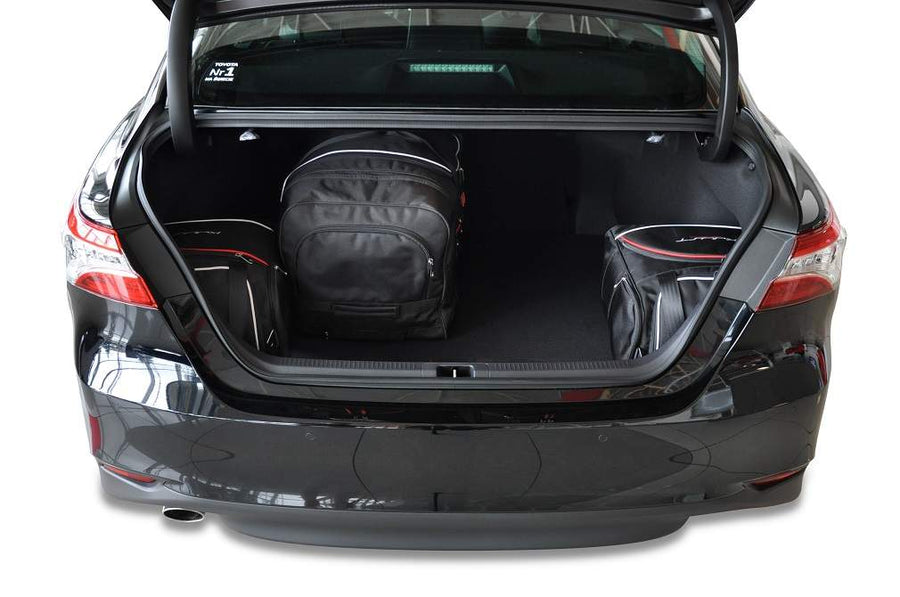 Kjust Toyota Camry Sedan 2019-2023 Reistassenset