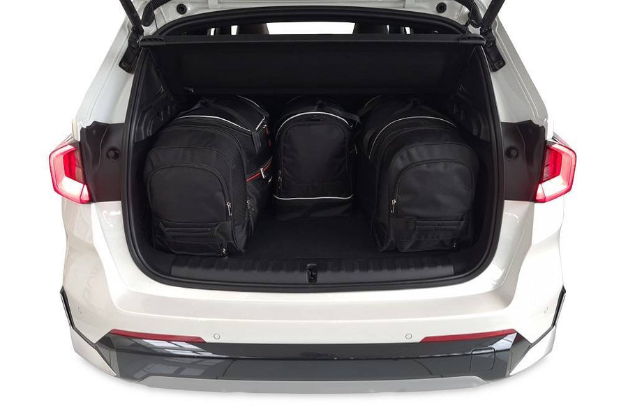 Kjust BMW X1 U11 2022- Reistassenset