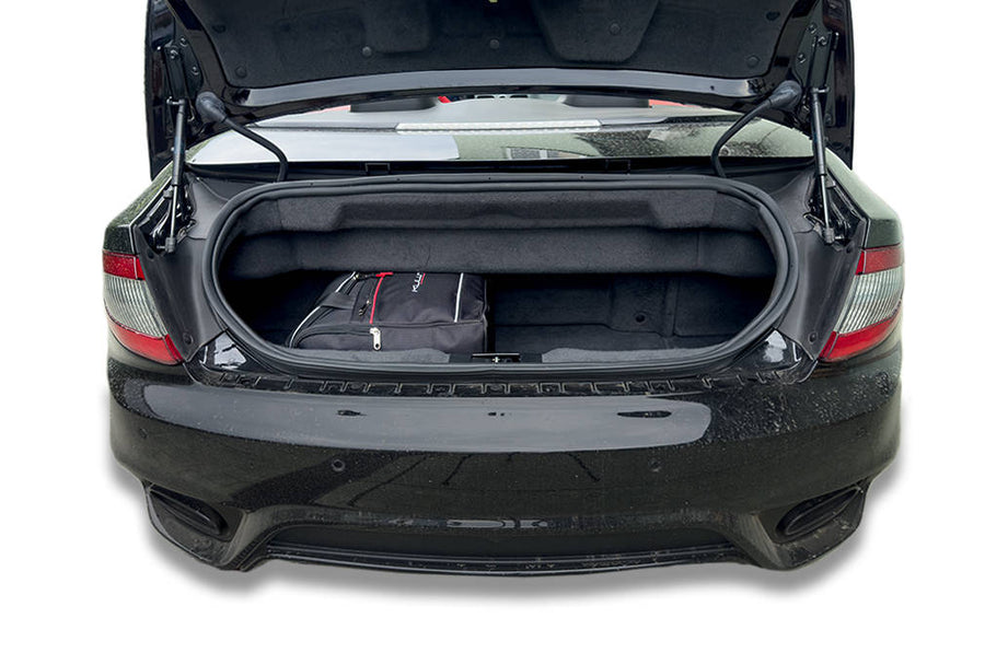 Kjust Maserati GranCabrio 2010- Reistassenset